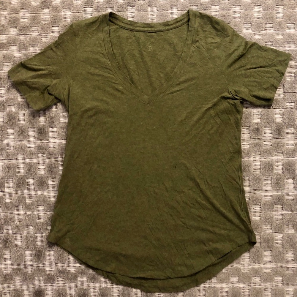 Lululemon Love Tee V